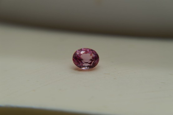 Pastel Pink Sapphire - 0.95 ct - Oval Antique Cut - IGL Certified - Eye Clean