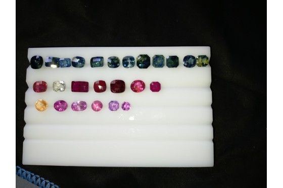 25 Unheated Sapphire - Ruby Mixed Lot - 21.35 ct - VS-SI Clarity - IGL Certified