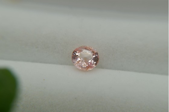 1.15 ct - Yellowish-Bronze Sapphire - Round Antique Cut - Lab Certified -