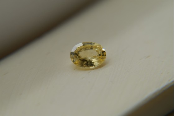 Vivid Yellow Sapphire - 1.20 ct - Oval Cut - IGL Certified - Unheated