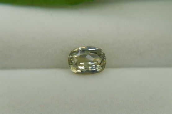 Vivid Pastel Yellow Sapphire - 1.65 ct - Unheated - IGL Certified