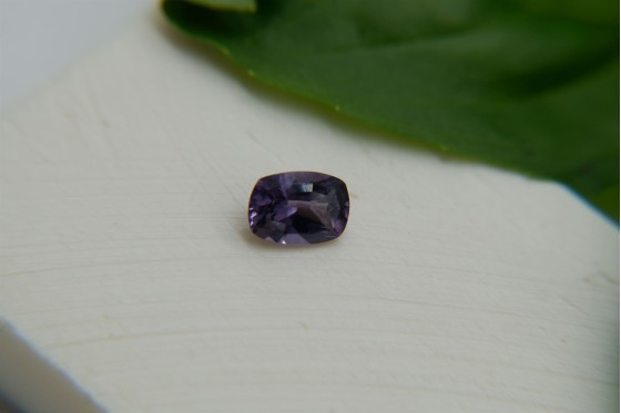 Vivid Violet Sapphire - 0.70 ct - Unheated - IGL Certified - Rectangular Cut