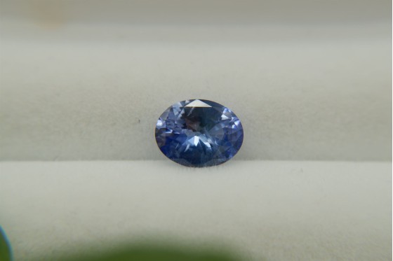 Vivid Cornflower Blue-White Sapphire - 1.509 ct - AGL Certified - Oval Cut