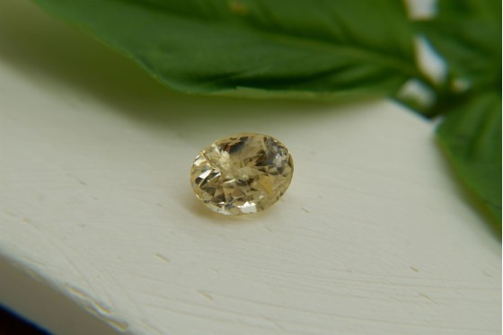 Pastel Yellow Sapphire 2.388 ct - Oval Cut - IGL Certified - Eye Clean