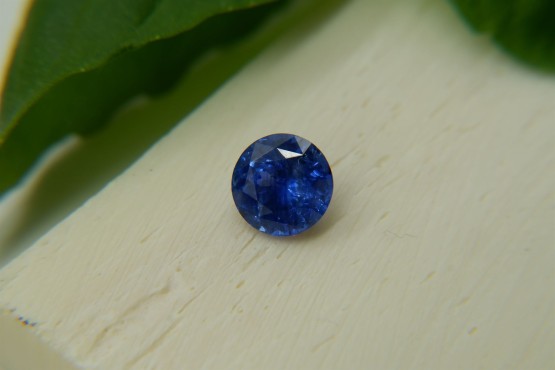 Neon Cornflower Blue Sapphire - 1.576 ct - AGL Certified - Slightly Included