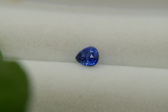 Cornflower Blue Sapphire - 0.80 ct - Pear Cut - GIA Certified - Eye Clean