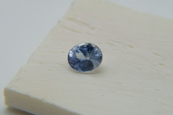 Pastel Blue Sapphire - 1.65 ct - GIA Certified - Oval Cut - Unheated