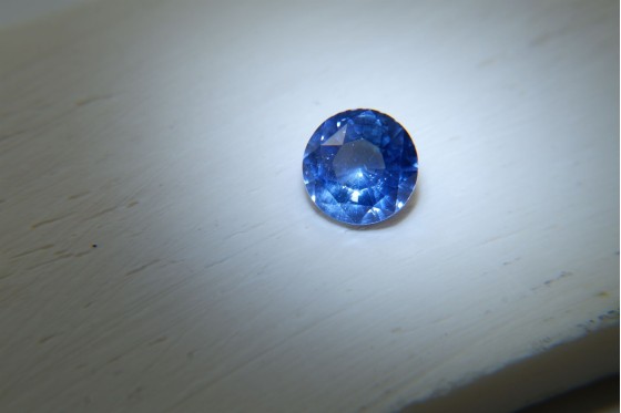 Neon Sky Blue Sapphire - 1.75 ct - GIA Certified - Round Cut - Unheated