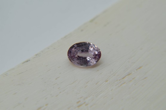 Vivid Pastel Violet Sapphire 1.73 ct - AGL certified - Eye Clean - Oval Cut