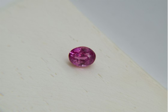 Premium Vivid Red-Pink Sapphire - 0.997 ct - IGL Certified - Unheated