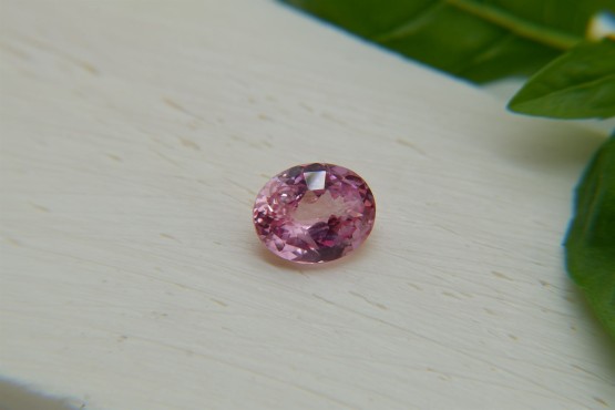 1.51 ct - GIA Certified - Unheated Padparadscha Sapphire - Eye Clean