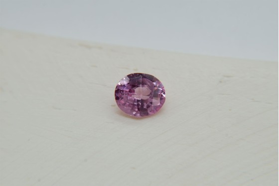 1.038 ct - AGL Certified - Vivid Padparadscha Sapphire - Oval Cut - Low Heat