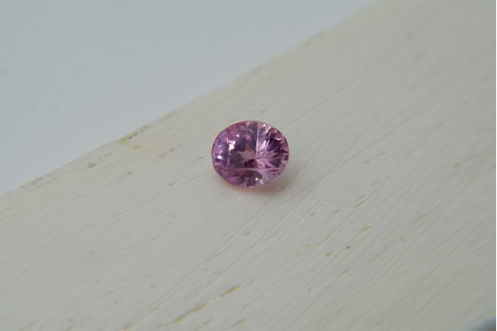 Vivid Pastel Pink Sapphire - 1.239 ct - IGL Certified - Oval Cut - Unheated