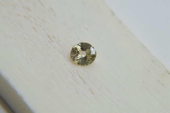 Vivid Pastel Yellow Sapphire - 0.80 ct - GIA Certified - Eye Clean Oval Cut