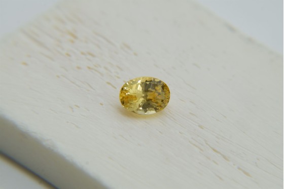 Vivid Yellow Sapphire - 1.20 ct - Oval Cut - Unheated - GIA Certified