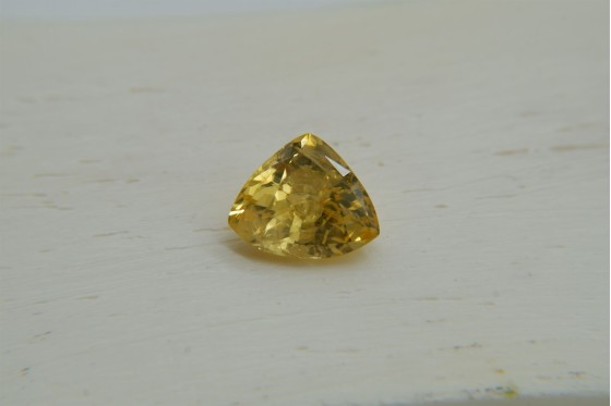 Vivid Yellow Sapphire - 2.40 ct - AGL Certified - Triangular Cut - Unheated