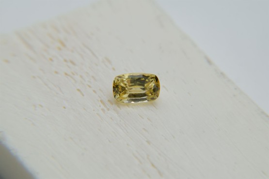 Vivid Yellow Sapphire 1.10 ct - Handmade Rectangular Cushion Cut - GIA Certified