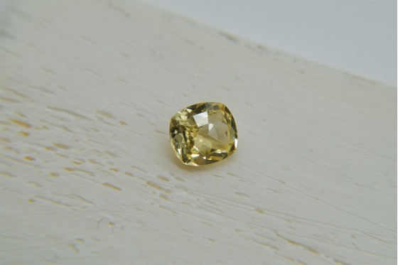 Vivid Yellow Sapphire - 1.061 ct - IGL Certified - Unheated - Cushion Cut