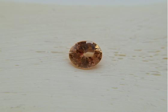 Premium - Pink-Orange Padparadscha Sapphire - 1.387 ct - IGL Certified