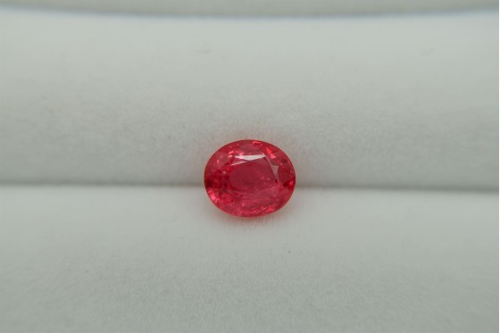 Neon Orangish-Red Mahenge Spinel - 1.581 ct - AGL Certified - Oval Cut