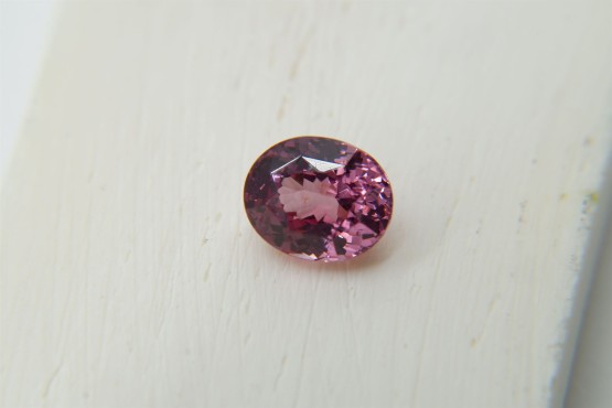 IGL Certified - 2.684 ct Vivid Orange-Pink Rhodolite Garnet - Eye Clean - Oval Cut -