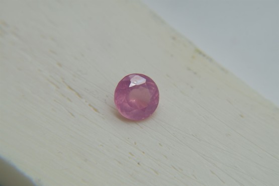 Rare Neon Fire Pink Mahenge Spinel - 1.20 ct - Round Cut - IGL Certified