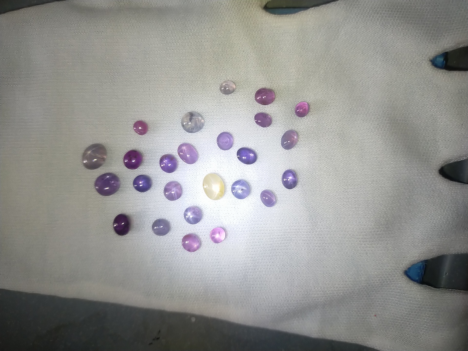 25 Unheated Vivid Star Sapphire - 35.90 ct - Premium Cabochon Cut - VS-VVS