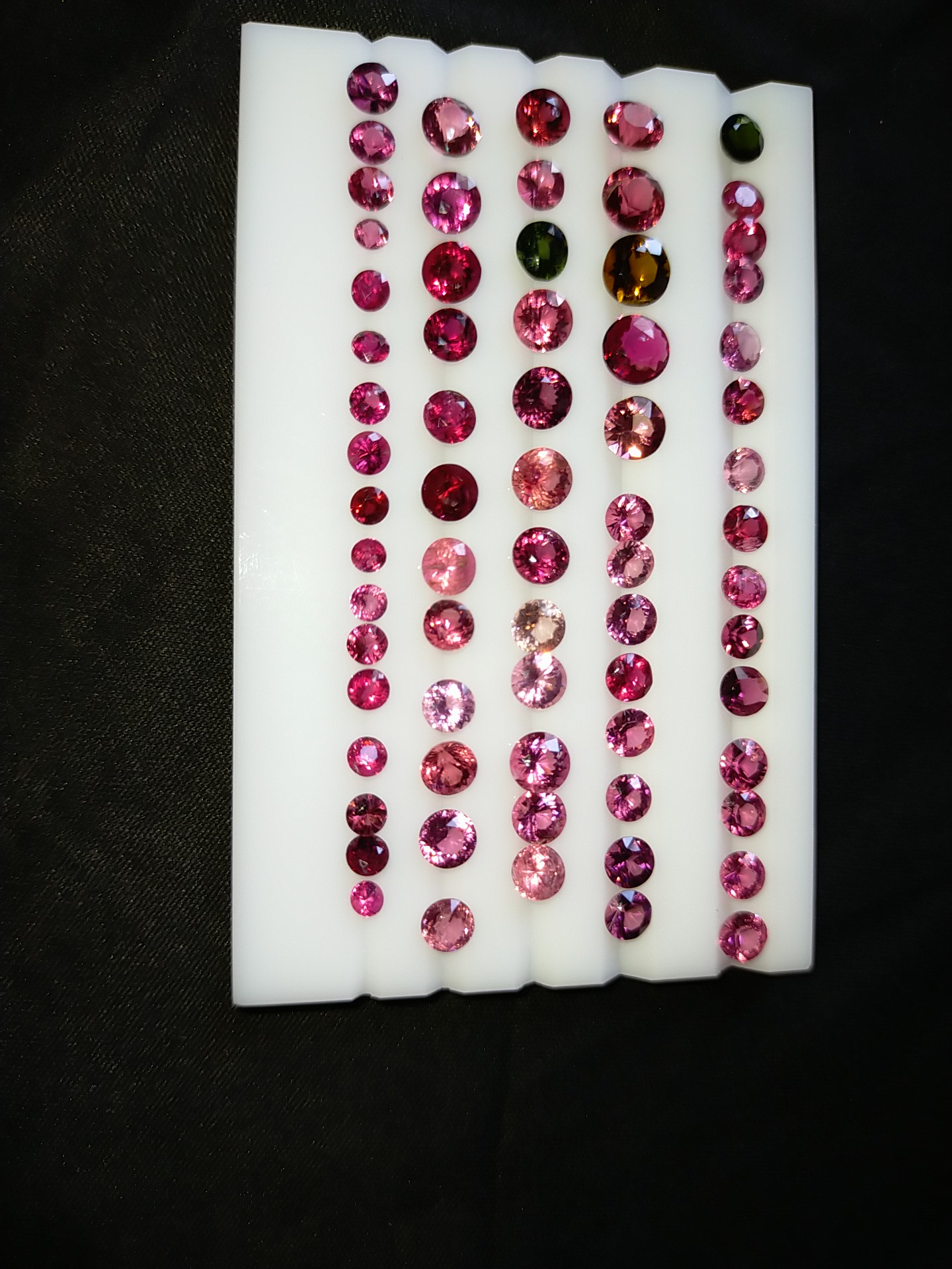 Unheated Tourmaline 23.80 ct - AAA Quality - 69 Pieces - Eye Clean