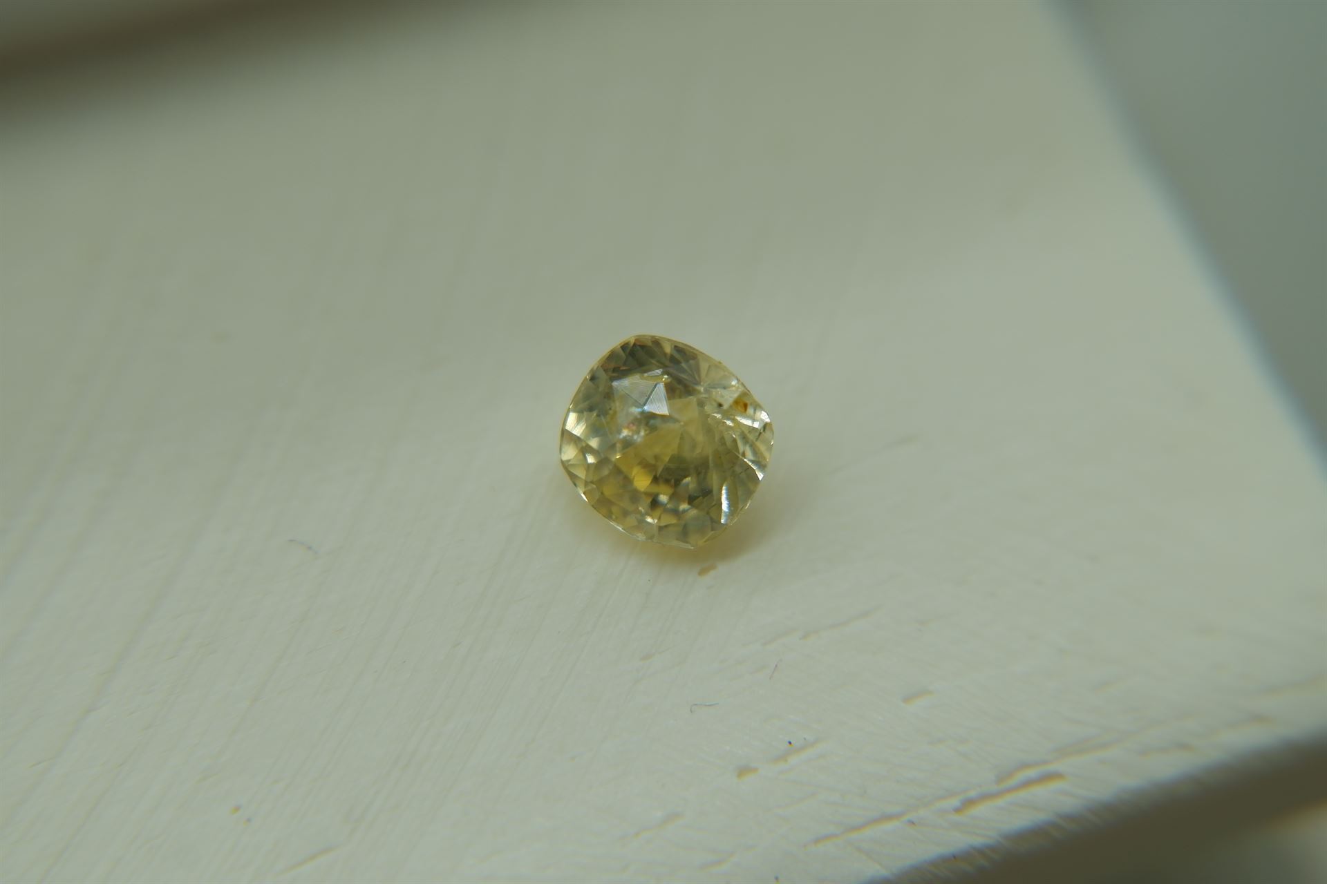 1.45 ct - Unheated Yellow Sapphire - Cushion Cut - Lab Certified