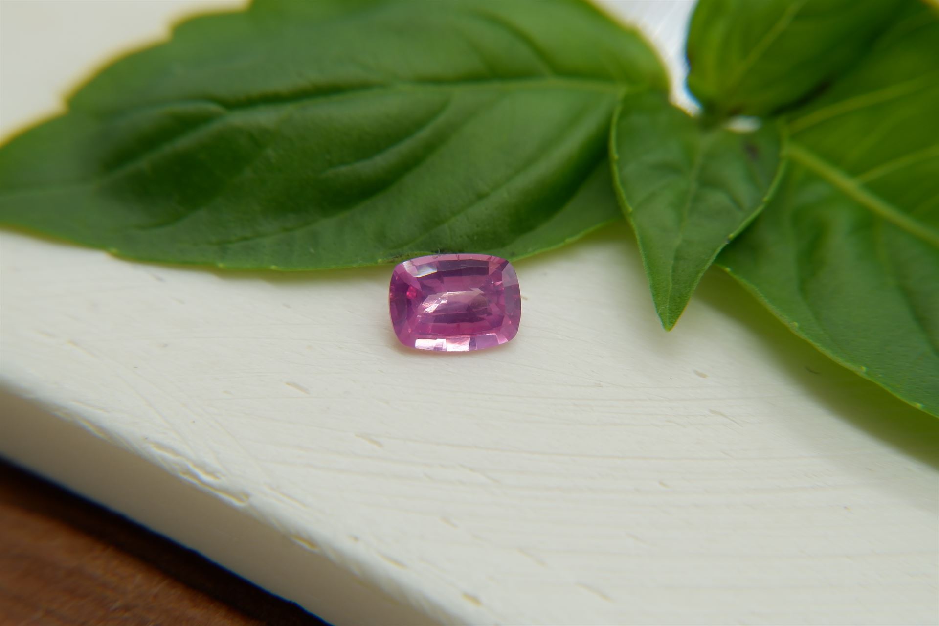 Purplish-Pink Sapphire - 1 ct - Unheated - IGL Certified - Rectangular Cut