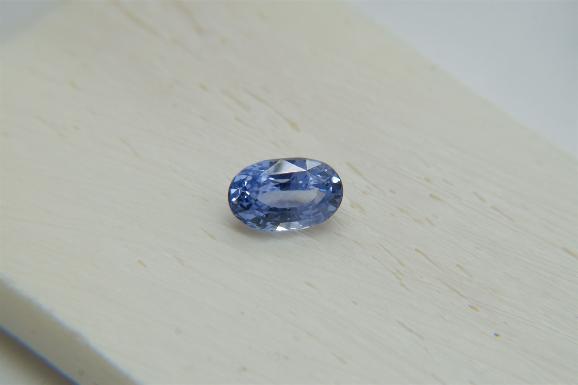 Neon Pastel Blue Sapphire - 1.35 ct - Unheated - Oval Cut - GIA Certified