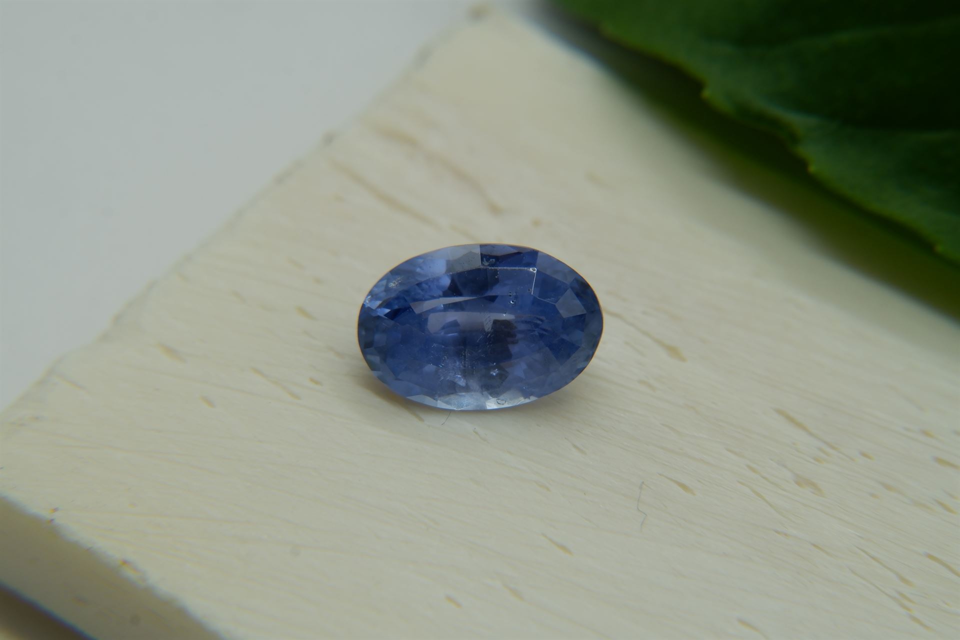 IGL Certified - Unheated Blue Sapphire - 2.35 ct - Oval Cut - Eye Clean