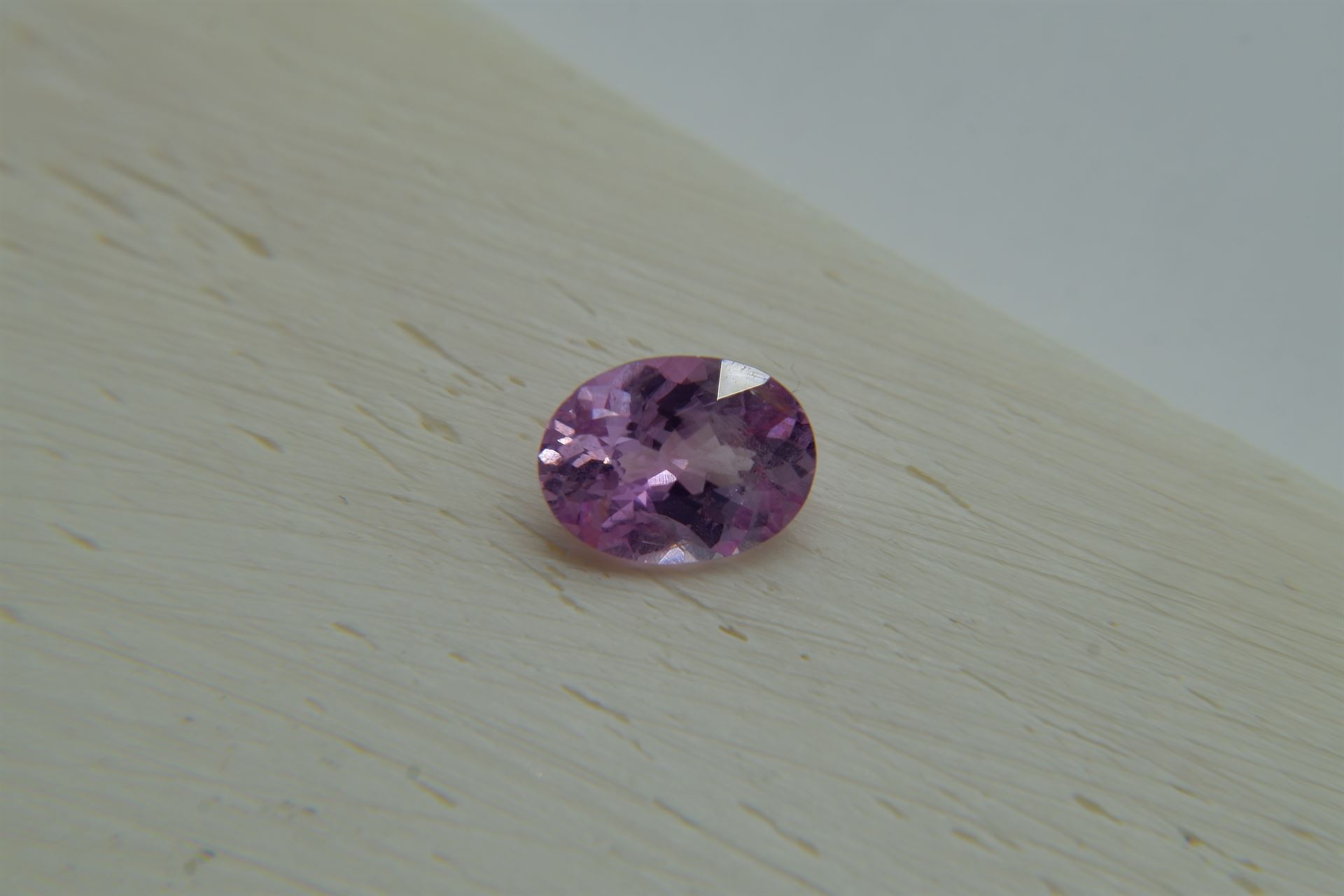 Vivid Pastel Violet Sapphire - 1.15 ct - GIA Certified - Oval Cut