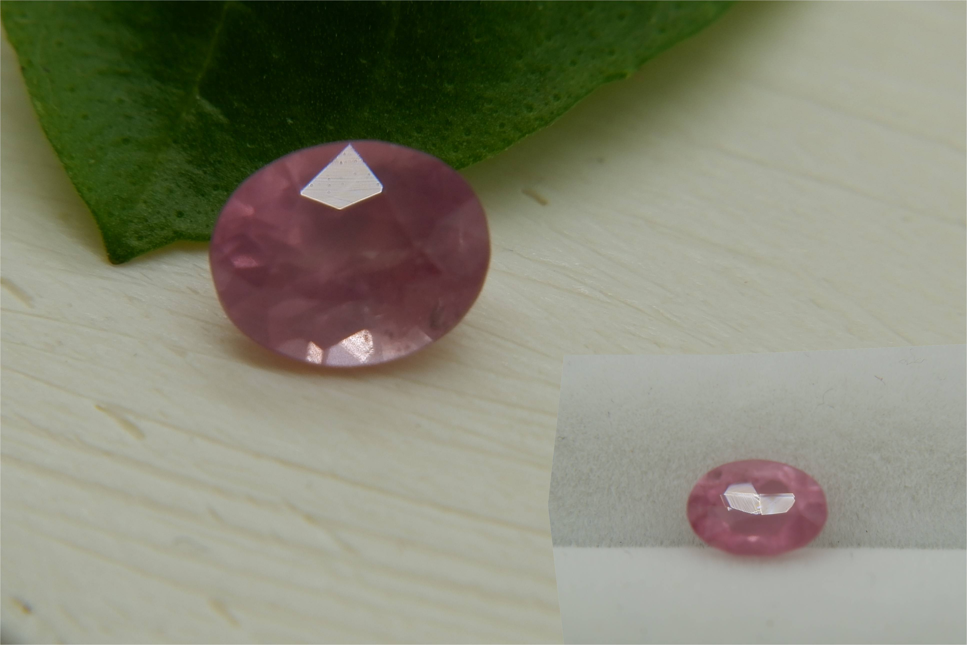 Neon Pink Mahenge Spinel - 0.90 ct - Oval Cut - IGL Certified - Unheated