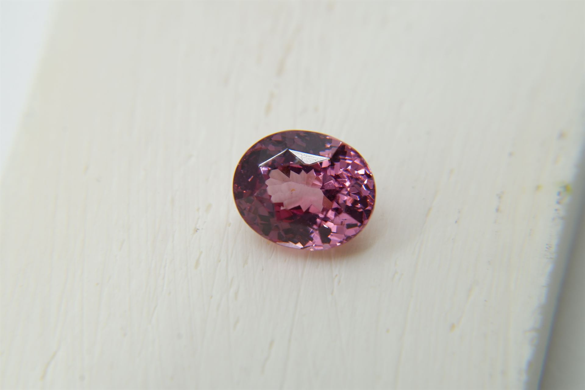 IGL Certified - 2.684 ct Vivid Orange-Pink Rhodolite Garnet - Eye Clean - Oval Cut -