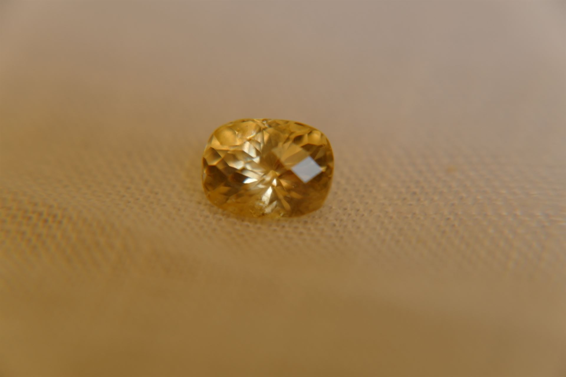 Vivid Yellow Sapphire - 2.45 ct - GIA Certified - Unheated - Cushion Cut